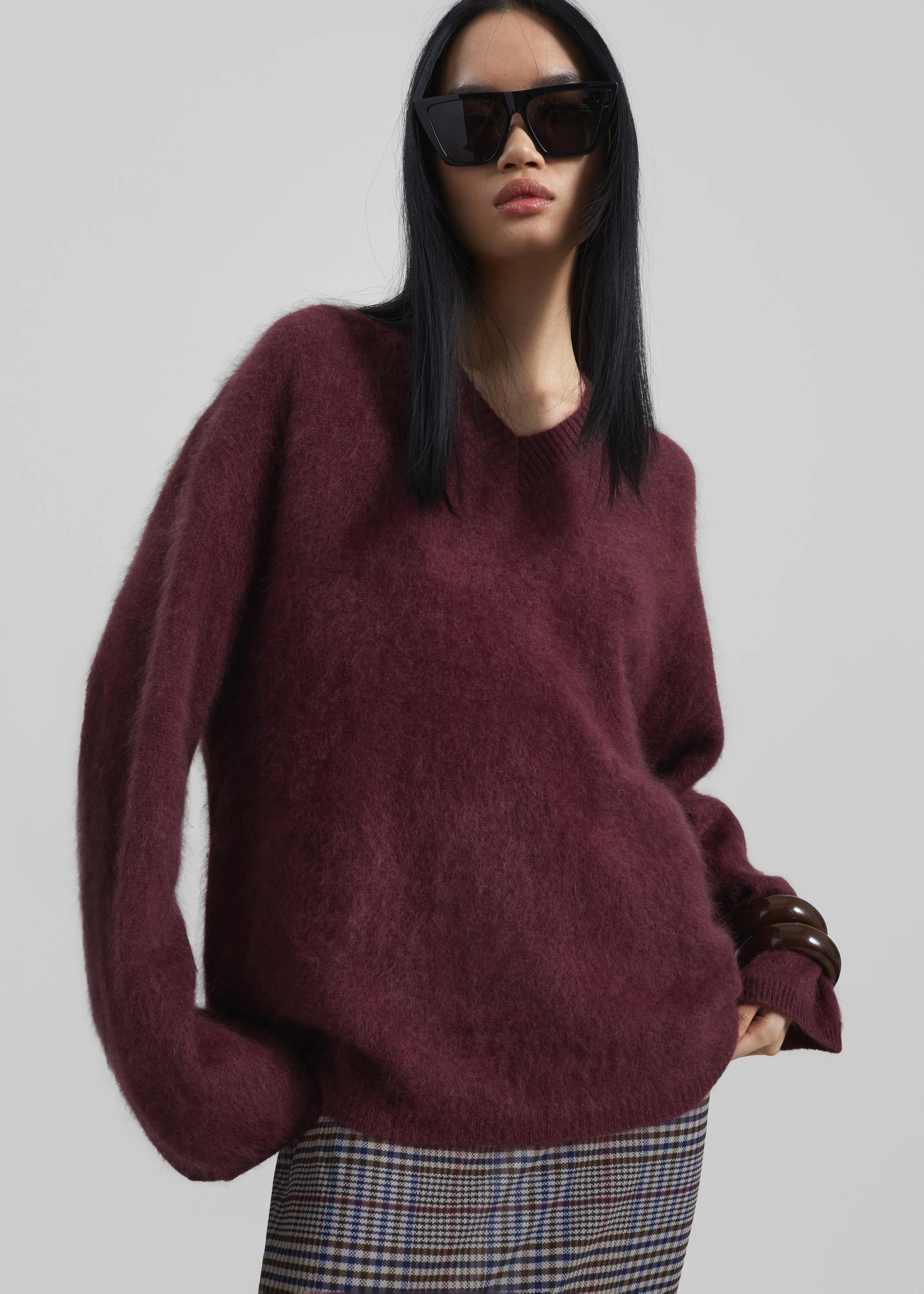 Vilhena Wool Fuzzy V-Neck Sweater - Burgundy - Image 9