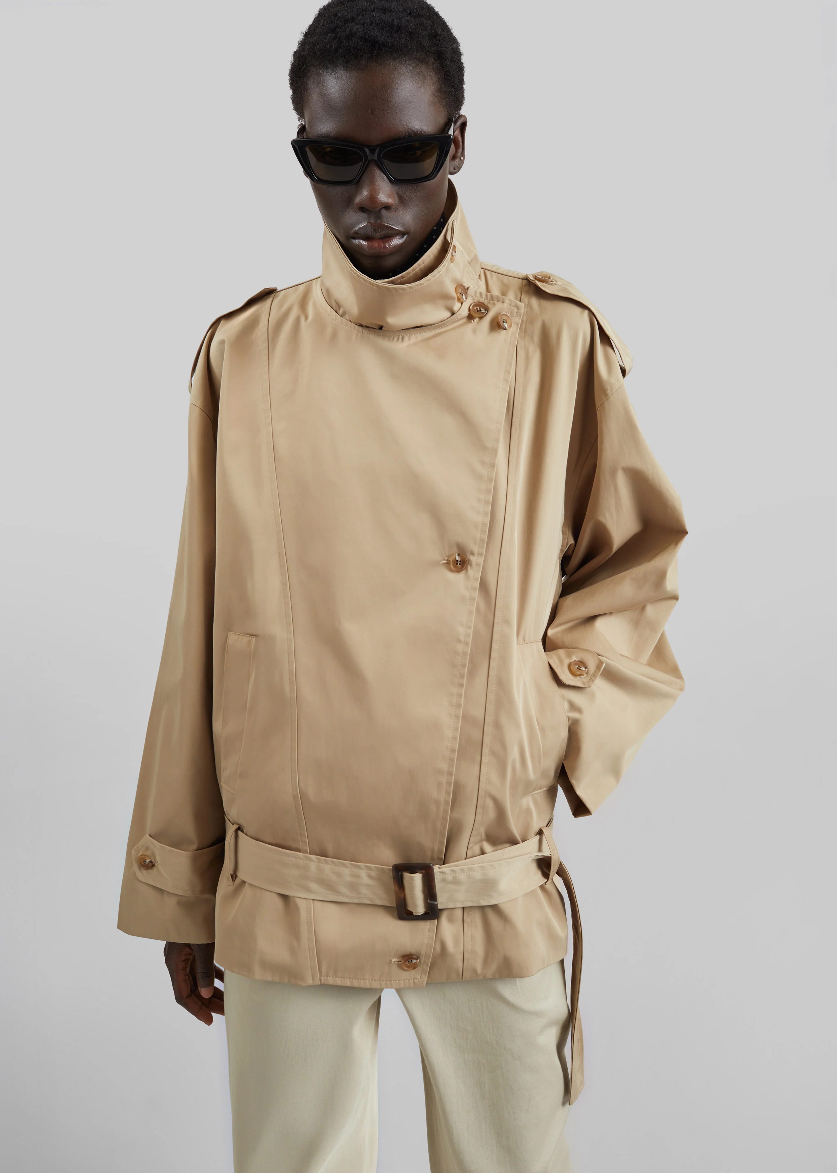 Virar Short Trench - Beige - Image 6